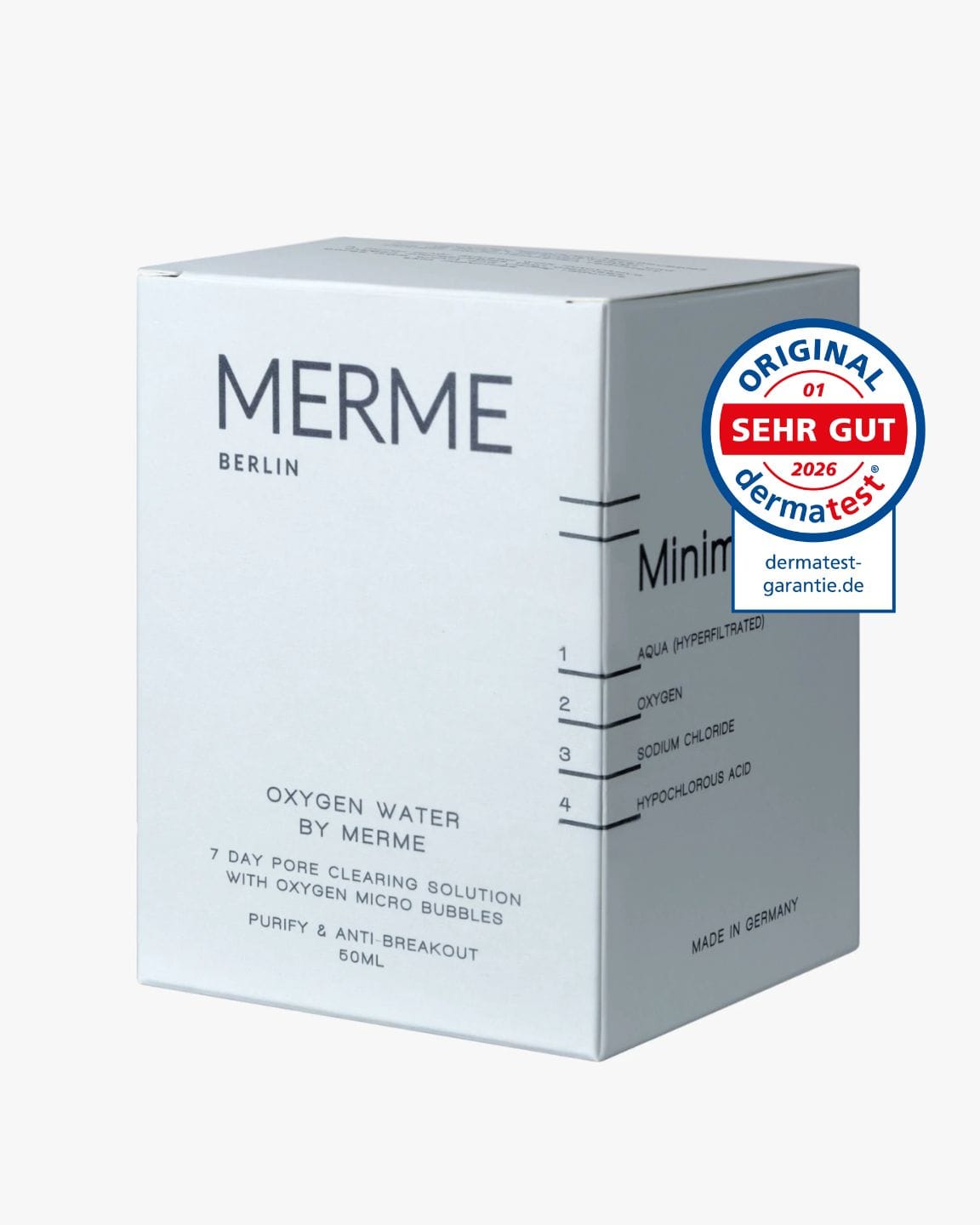 Die weiße Schachtel von MERME Berlin Oxygen Water Pore Clearing Solution (4 Wochen) mit Sauerstoff-Microbubble-Technologie enthält eine Auflistung der Inhaltsstoffe und ein rot-blaues "Sehr Gut"-Gütesiegel dermatest.