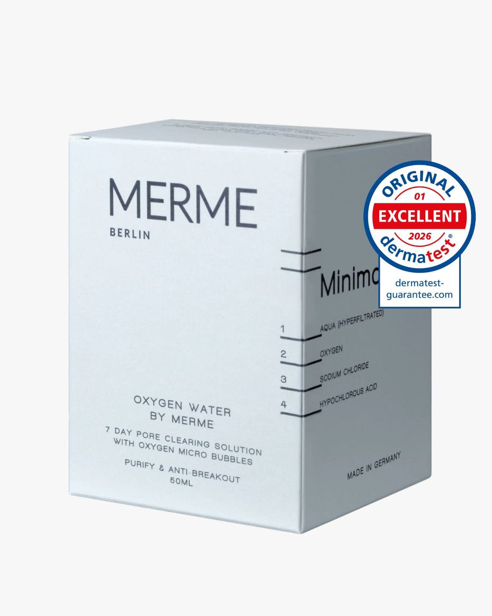 Die weiße Schachtel von MERME Berlin Oxygen Water Pore Clearing Solution (4 Wochen) mit Sauerstoff-Microbubble-Technologie enthält eine Auflistung der Inhaltsstoffe und ein rot-blaues "Sehr Gut"-Gütesiegel dermatest.
