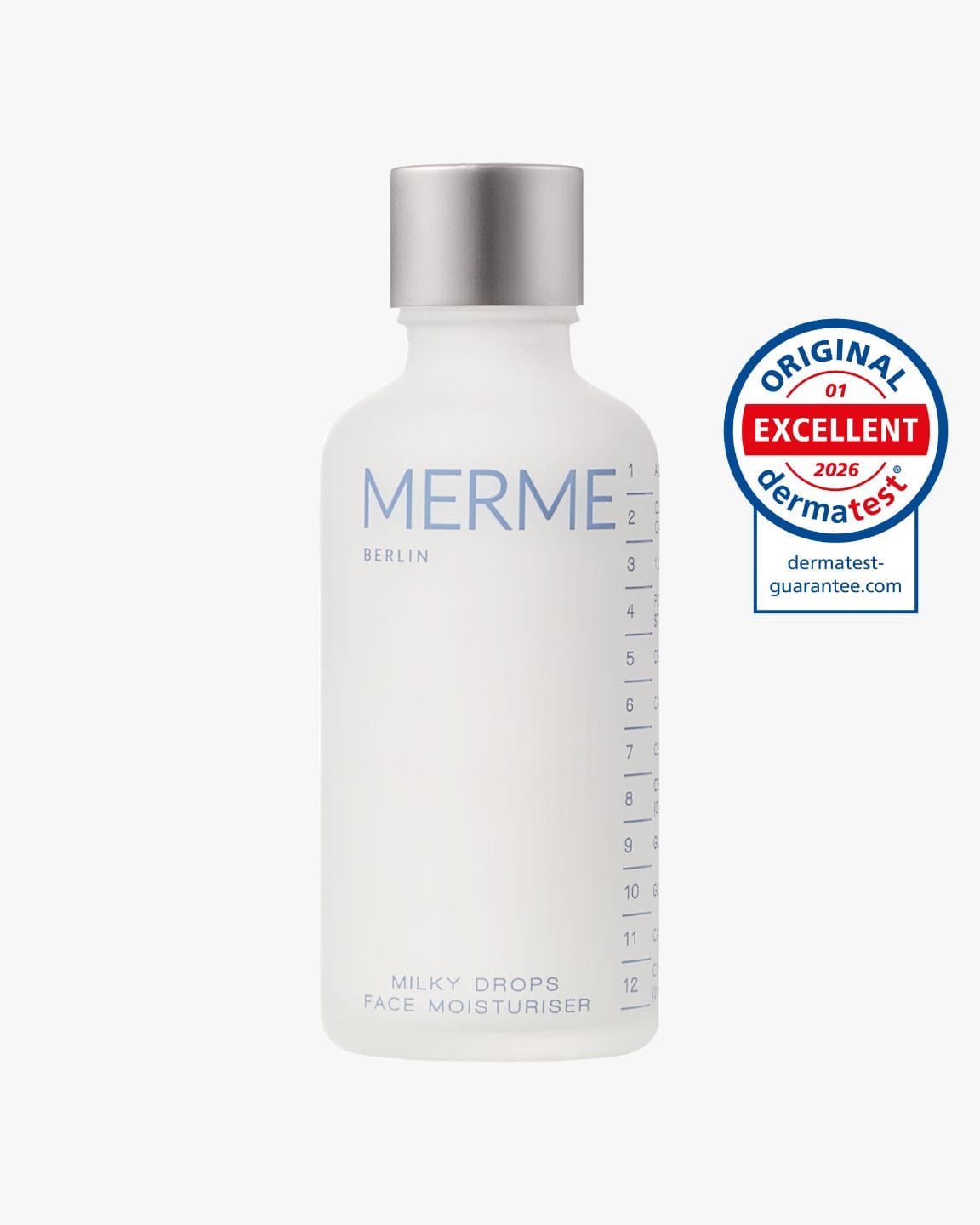 Eine weiße Flasche MERME Berlin Maximum Hydration Duo mit silbernem Verschluss und Mengenangabe steht neben einer blau-roten Dermatest "Sehr Gut"-Plakette für das Jahr 2026.