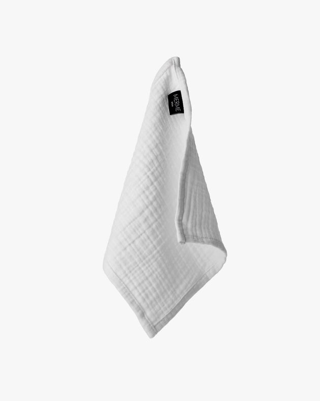 4 x FACIAL CLEANSING CLOTHS